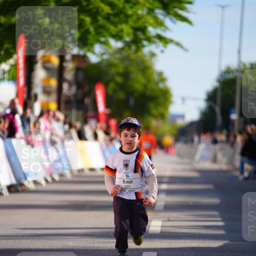 20.09.2026 - PSD Bank Halbmarathon LAZAROV Photography http://msf.ph/oto/10548650 20.09.2026 10:37:49 Ziel 331 meine-sportfotos.de