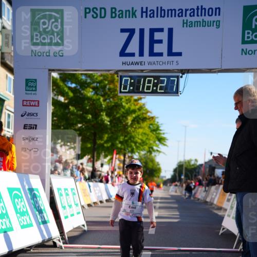 20.09.2026 - PSD Bank Halbmarathon LAZAROV Photography http://msf.ph/oto/10548657 20.09.2026 10:37:51 Ziel 331 meine-sportfotos.de