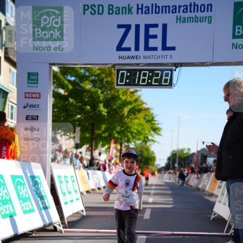 20.09.2026 - PSD Bank Halbmarathon LAZAROV Photography http://msf.ph/oto/10548658 20.09.2026 10:37:52 Ziel 331 meine-sportfotos.de