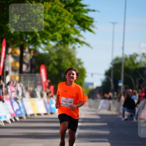 20.09.2026 - PSD Bank Halbmarathon LAZAROV Photography http://msf.ph/oto/10548665 20.09.2026 10:38:00 Ziel 220 meine-sportfotos.de
