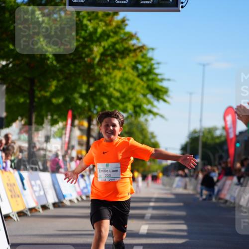 20.09.2026 - PSD Bank Halbmarathon LAZAROV Photography http://msf.ph/oto/10548671 20.09.2026 10:38:01 Ziel 220 meine-sportfotos.de
