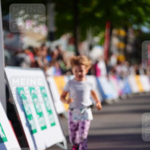 20.09.2026 - PSD Bank Halbmarathon LAZAROV Photography http://msf.ph/oto/10548683 20.09.2026 10:38:20 Ziel 332 meine-sportfotos.de