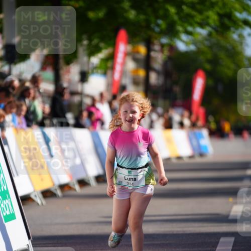 20.09.2026 - PSD Bank Halbmarathon LAZAROV Photography http://msf.ph/oto/10548698 20.09.2026 10:38:33 Ziel 314 meine-sportfotos.de
