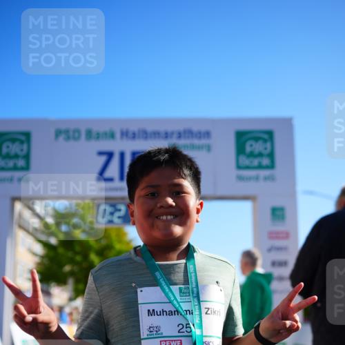 20.09.2026 - PSD Bank Halbmarathon LAZAROV Photography http://msf.ph/oto/10548719 20.09.2026 10:40:48 Ziel 259 meine-sportfotos.de