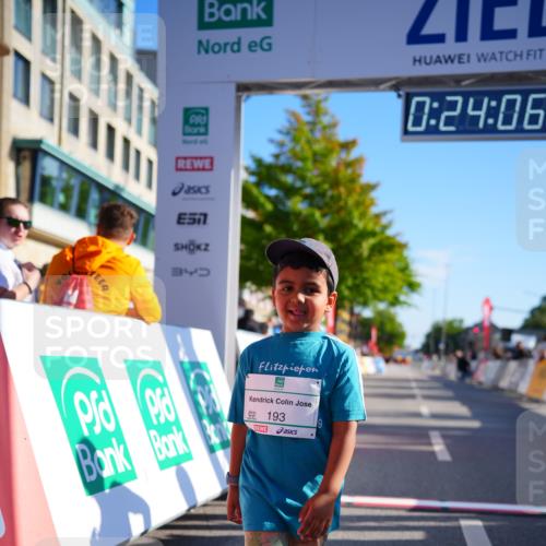 20.09.2026 - PSD Bank Halbmarathon LAZAROV Photography http://msf.ph/oto/10548738 20.09.2026 10:43:30 Ziel 193 meine-sportfotos.de