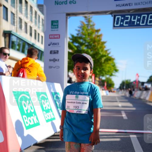 20.09.2026 - PSD Bank Halbmarathon LAZAROV Photography http://msf.ph/oto/10548739 20.09.2026 10:43:30 Ziel 193 meine-sportfotos.de