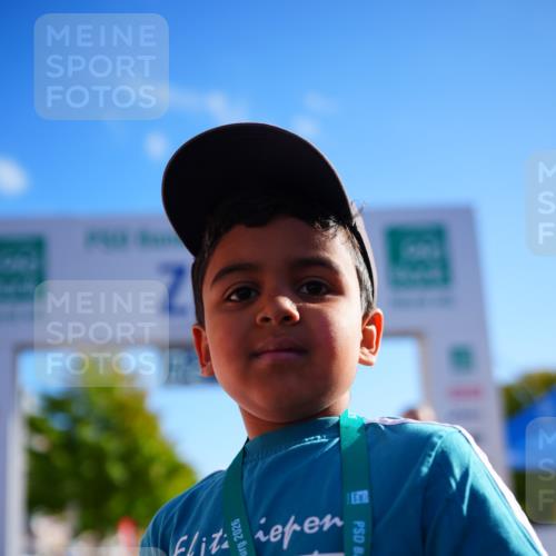 20.09.2026 - PSD Bank Halbmarathon LAZAROV Photography http://msf.ph/oto/10548741 20.09.2026 10:43:36 Ziel  meine-sportfotos.de