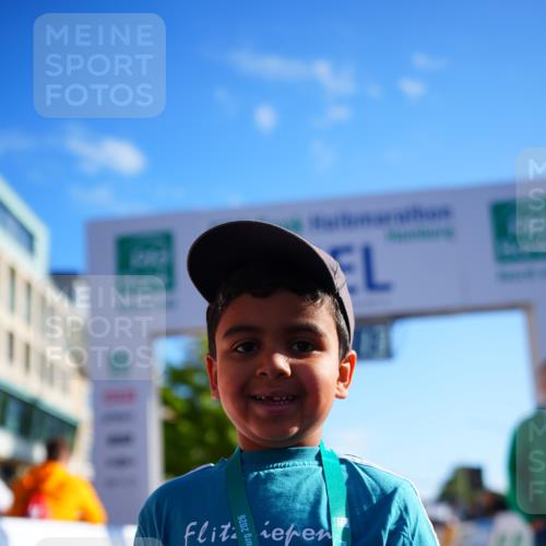 20.09.2026 - PSD Bank Halbmarathon LAZAROV Photography http://msf.ph/oto/10548744 20.09.2026 10:43:37 Ziel  meine-sportfotos.de