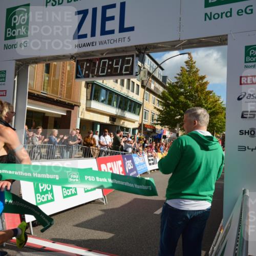 20.09.2026 - PSD Bank Halbmarathon LAZAROV Photography http://msf.ph/oto/10548750 20.09.2026 11:10:41 Ziel 1906 meine-sportfotos.de