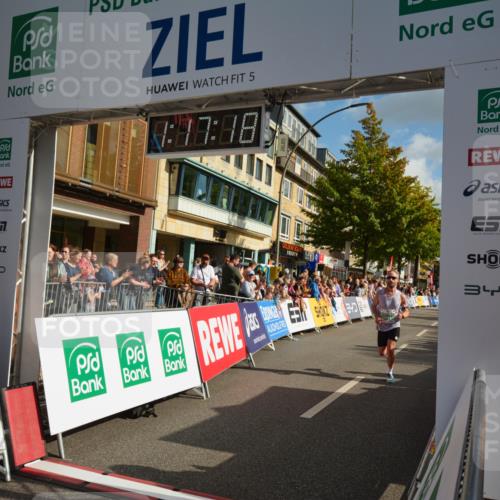 20.09.2026 - PSD Bank Halbmarathon LAZAROV Photography http://msf.ph/oto/10548774 20.09.2026 11:17:17 Ziel 4128, 4513 meine-sportfotos.de