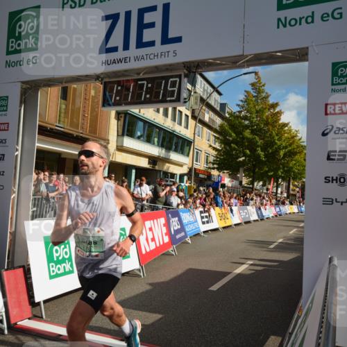 20.09.2026 - PSD Bank Halbmarathon LAZAROV Photography http://msf.ph/oto/10548776 20.09.2026 11:17:19 Ziel 4128, 4513 meine-sportfotos.de