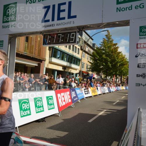20.09.2026 - PSD Bank Halbmarathon LAZAROV Photography http://msf.ph/oto/10548777 20.09.2026 11:17:19 Ziel 4128, 4513 meine-sportfotos.de