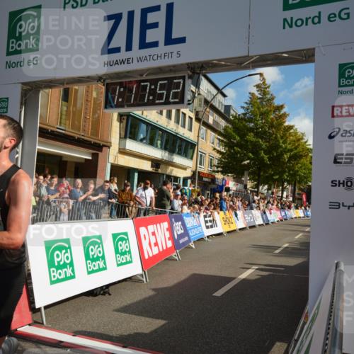 20.09.2026 - PSD Bank Halbmarathon LAZAROV Photography http://msf.ph/oto/10548783 20.09.2026 11:17:51 Ziel 1321 meine-sportfotos.de