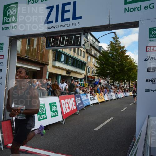 20.09.2026 - PSD Bank Halbmarathon LAZAROV Photography http://msf.ph/oto/10548787 20.09.2026 11:18:17 Ziel 1204, 1765, 2951 meine-sportfotos.de