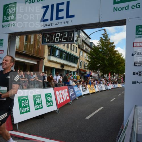 20.09.2026 - PSD Bank Halbmarathon LAZAROV Photography http://msf.ph/oto/10548790 20.09.2026 11:18:21 Ziel 1204, 2951, 4108 meine-sportfotos.de