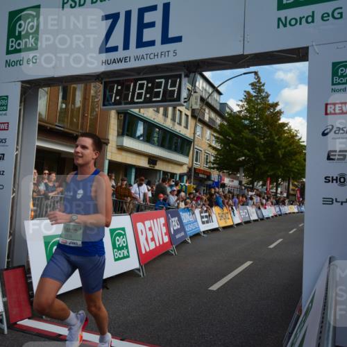 20.09.2026 - PSD Bank Halbmarathon LAZAROV Photography http://msf.ph/oto/10548791 20.09.2026 11:18:33 Ziel 4108 meine-sportfotos.de