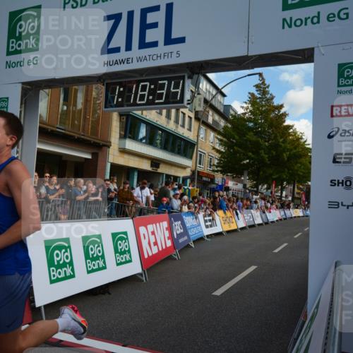 20.09.2026 - PSD Bank Halbmarathon LAZAROV Photography http://msf.ph/oto/10548792 20.09.2026 11:18:33 Ziel 4108 meine-sportfotos.de