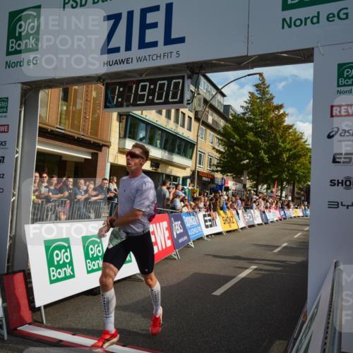 20.09.2026 - PSD Bank Halbmarathon LAZAROV Photography http://msf.ph/oto/10548795 20.09.2026 11:19:00 Ziel 3171, 3891, 4119 meine-sportfotos.de