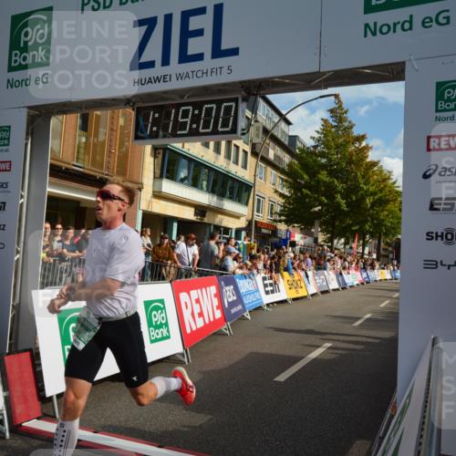 20.09.2026 - PSD Bank Halbmarathon LAZAROV Photography http://msf.ph/oto/10548796 20.09.2026 11:19:00 Ziel 3171, 3891, 4119 meine-sportfotos.de