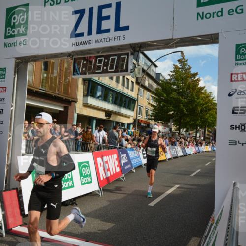 20.09.2026 - PSD Bank Halbmarathon LAZAROV Photography http://msf.ph/oto/10548799 20.09.2026 11:19:07 Ziel 2541, 3171, 3272, 4119, 4169 meine-sportfotos.de