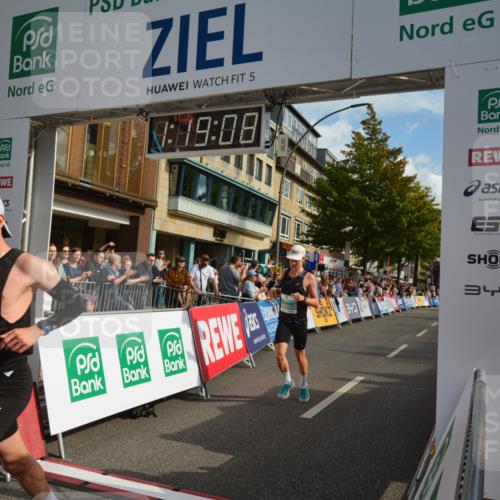 20.09.2026 - PSD Bank Halbmarathon LAZAROV Photography http://msf.ph/oto/10548800 20.09.2026 11:19:07 Ziel 2541, 3171, 3272, 4119, 4169 meine-sportfotos.de
