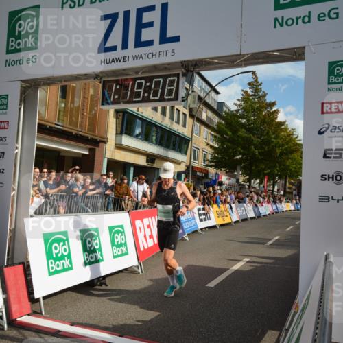 20.09.2026 - PSD Bank Halbmarathon LAZAROV Photography http://msf.ph/oto/10548802 20.09.2026 11:19:07 Ziel 2541, 3171, 3272, 4119, 4169 meine-sportfotos.de