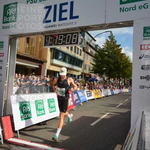 20.09.2026 - PSD Bank Halbmarathon LAZAROV Photography http://msf.ph/oto/10548803 20.09.2026 11:19:08 Ziel 2541, 3171, 3272, 4119, 4169 meine-sportfotos.de