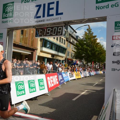 20.09.2026 - PSD Bank Halbmarathon LAZAROV Photography http://msf.ph/oto/10548806 20.09.2026 11:19:08 Ziel 2541, 3171, 3272, 4119, 4169 meine-sportfotos.de