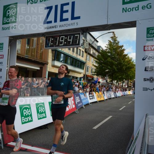 20.09.2026 - PSD Bank Halbmarathon LAZAROV Photography http://msf.ph/oto/10548821 20.09.2026 11:19:46 Ziel 1785, 4372, 4718 meine-sportfotos.de