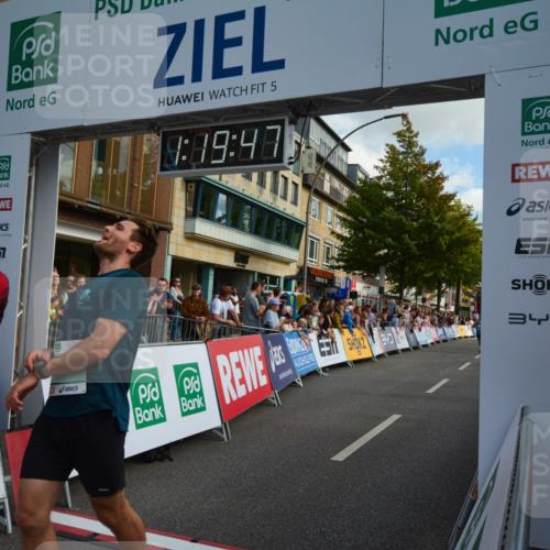 20.09.2026 - PSD Bank Halbmarathon LAZAROV Photography http://msf.ph/oto/10548823 20.09.2026 11:19:47 Ziel 1785, 4372, 4718 meine-sportfotos.de