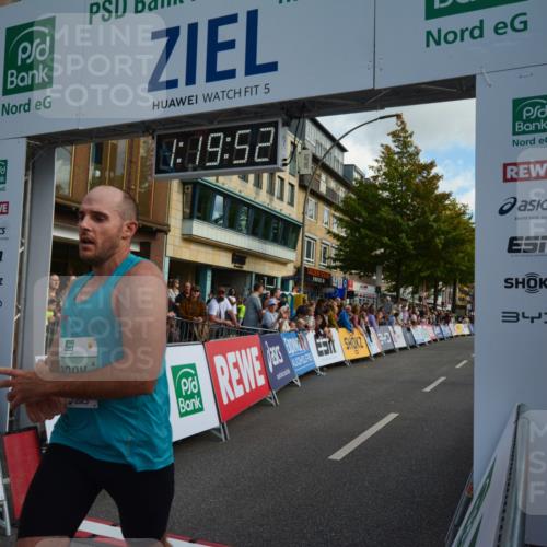 20.09.2026 - PSD Bank Halbmarathon LAZAROV Photography http://msf.ph/oto/10548826 20.09.2026 11:19:52 Ziel 1785, 2055, 4372, 4718 meine-sportfotos.de