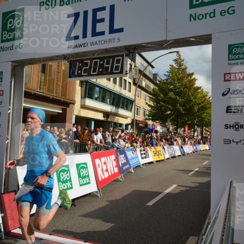 20.09.2026 - PSD Bank Halbmarathon LAZAROV Photography http://msf.ph/oto/10548829 20.09.2026 11:20:48 Ziel 3149 meine-sportfotos.de