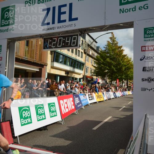 20.09.2026 - PSD Bank Halbmarathon LAZAROV Photography http://msf.ph/oto/10548830 20.09.2026 11:20:48 Ziel 3149 meine-sportfotos.de