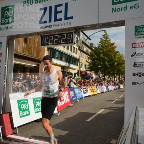 20.09.2026 - PSD Bank Halbmarathon LAZAROV Photography http://msf.ph/oto/10548849 20.09.2026 11:22:24 Ziel 2417, 2445 meine-sportfotos.de