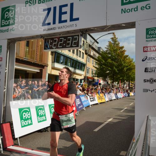 20.09.2026 - PSD Bank Halbmarathon LAZAROV Photography http://msf.ph/oto/10548854 20.09.2026 11:22:32 Ziel 2417 meine-sportfotos.de
