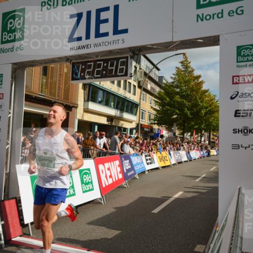 20.09.2026 - PSD Bank Halbmarathon LAZAROV Photography http://msf.ph/oto/10548857 20.09.2026 11:22:45 Ziel 2356, 3169, 3992 meine-sportfotos.de