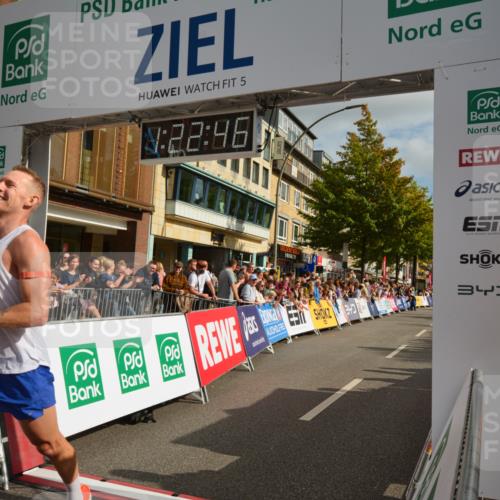 20.09.2026 - PSD Bank Halbmarathon LAZAROV Photography http://msf.ph/oto/10548858 20.09.2026 11:22:45 Ziel 2356, 3169, 3992 meine-sportfotos.de