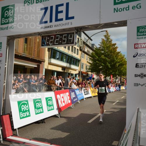 20.09.2026 - PSD Bank Halbmarathon LAZAROV Photography http://msf.ph/oto/10548861 20.09.2026 11:22:53 Ziel 3169, 3992 meine-sportfotos.de