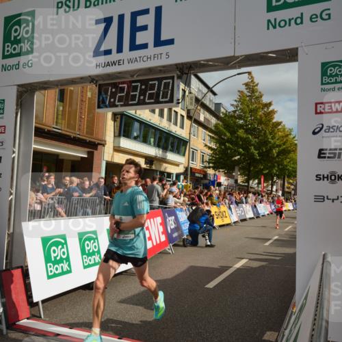 20.09.2026 - PSD Bank Halbmarathon LAZAROV Photography http://msf.ph/oto/10548866 20.09.2026 11:23:20 Ziel 1985, 3104, 3406, 3625 meine-sportfotos.de