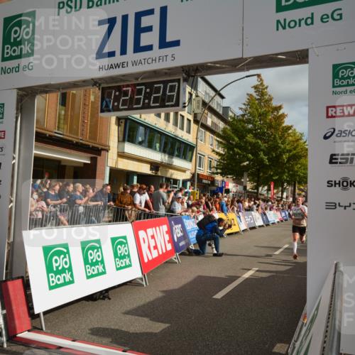 20.09.2026 - PSD Bank Halbmarathon LAZAROV Photography http://msf.ph/oto/10548890 20.09.2026 11:23:29 Ziel 1985, 3104, 3625, 4268 meine-sportfotos.de