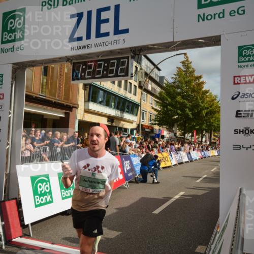 20.09.2026 - PSD Bank Halbmarathon LAZAROV Photography http://msf.ph/oto/10548898 20.09.2026 11:23:31 Ziel 3104, 3625, 4268 meine-sportfotos.de