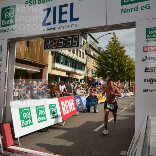 20.09.2026 - PSD Bank Halbmarathon LAZAROV Photography http://msf.ph/oto/10548903 20.09.2026 11:23:36 Ziel 1842, 3625, 4268 meine-sportfotos.de