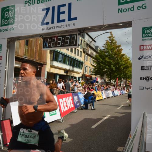 20.09.2026 - PSD Bank Halbmarathon LAZAROV Photography http://msf.ph/oto/10548906 20.09.2026 11:23:37 Ziel 1842, 3625, 4268 meine-sportfotos.de
