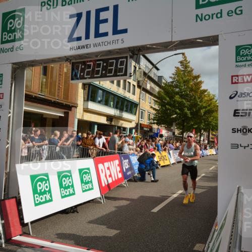 20.09.2026 - PSD Bank Halbmarathon LAZAROV Photography http://msf.ph/oto/10548911 20.09.2026 11:23:38 Ziel 1842, 4268 meine-sportfotos.de