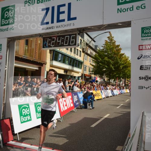 20.09.2026 - PSD Bank Halbmarathon LAZAROV Photography http://msf.ph/oto/10548959 20.09.2026 11:24:06 Ziel 2776, 2779, 4105, 4176, 4227, 4545, 4558 meine-sportfotos.de