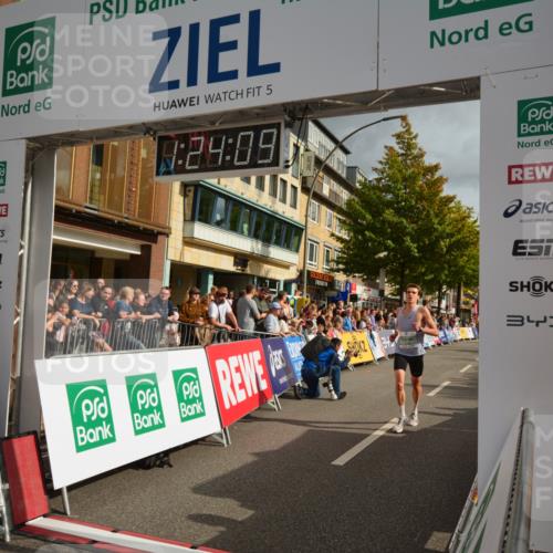 20.09.2026 - PSD Bank Halbmarathon LAZAROV Photography http://msf.ph/oto/10548963 20.09.2026 11:24:08 Ziel 2776, 2779, 4105, 4176, 4545, 4558 meine-sportfotos.de