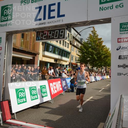 20.09.2026 - PSD Bank Halbmarathon LAZAROV Photography http://msf.ph/oto/10548965 20.09.2026 11:24:09 Ziel 2779, 4105, 4176, 4545, 4558 meine-sportfotos.de