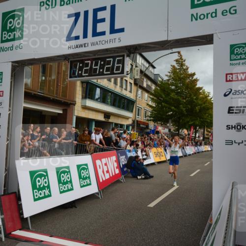 20.09.2026 - PSD Bank Halbmarathon LAZAROV Photography http://msf.ph/oto/10548977 20.09.2026 11:24:25 Ziel 2125, 2895, 3407, 3548, 4463 meine-sportfotos.de