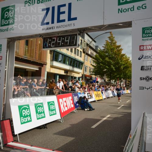 20.09.2026 - PSD Bank Halbmarathon LAZAROV Photography http://msf.ph/oto/10548993 20.09.2026 11:24:41 Ziel 1636, 2365, 2766, 4463 meine-sportfotos.de
