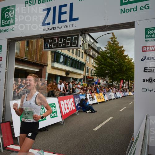 20.09.2026 - PSD Bank Halbmarathon LAZAROV Photography http://msf.ph/oto/10549010 20.09.2026 11:24:55 Ziel 1780, 1801, 3087 meine-sportfotos.de